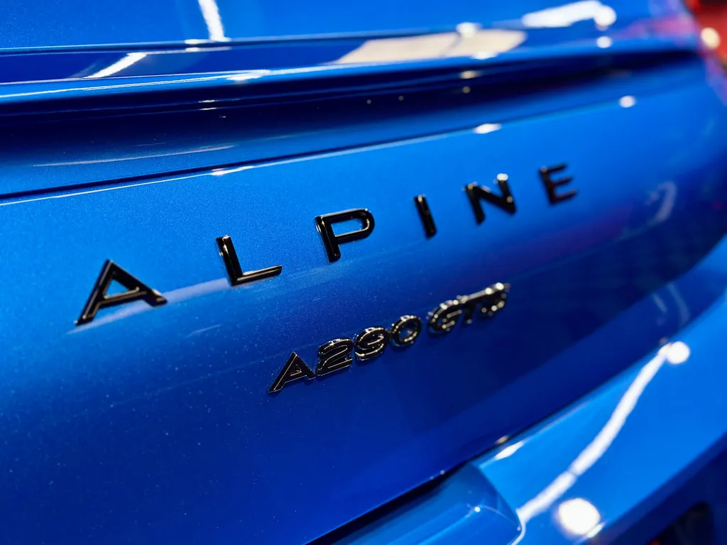 centre de soins esthétiques automobile lyon spacialiste Alpine A290 proche Dardilly 