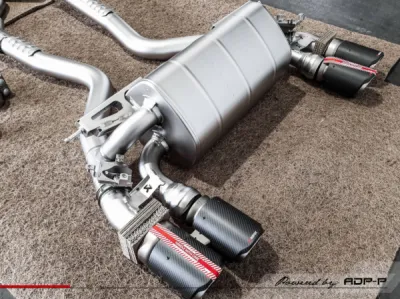 silencieux arriere Akrapovic en titane