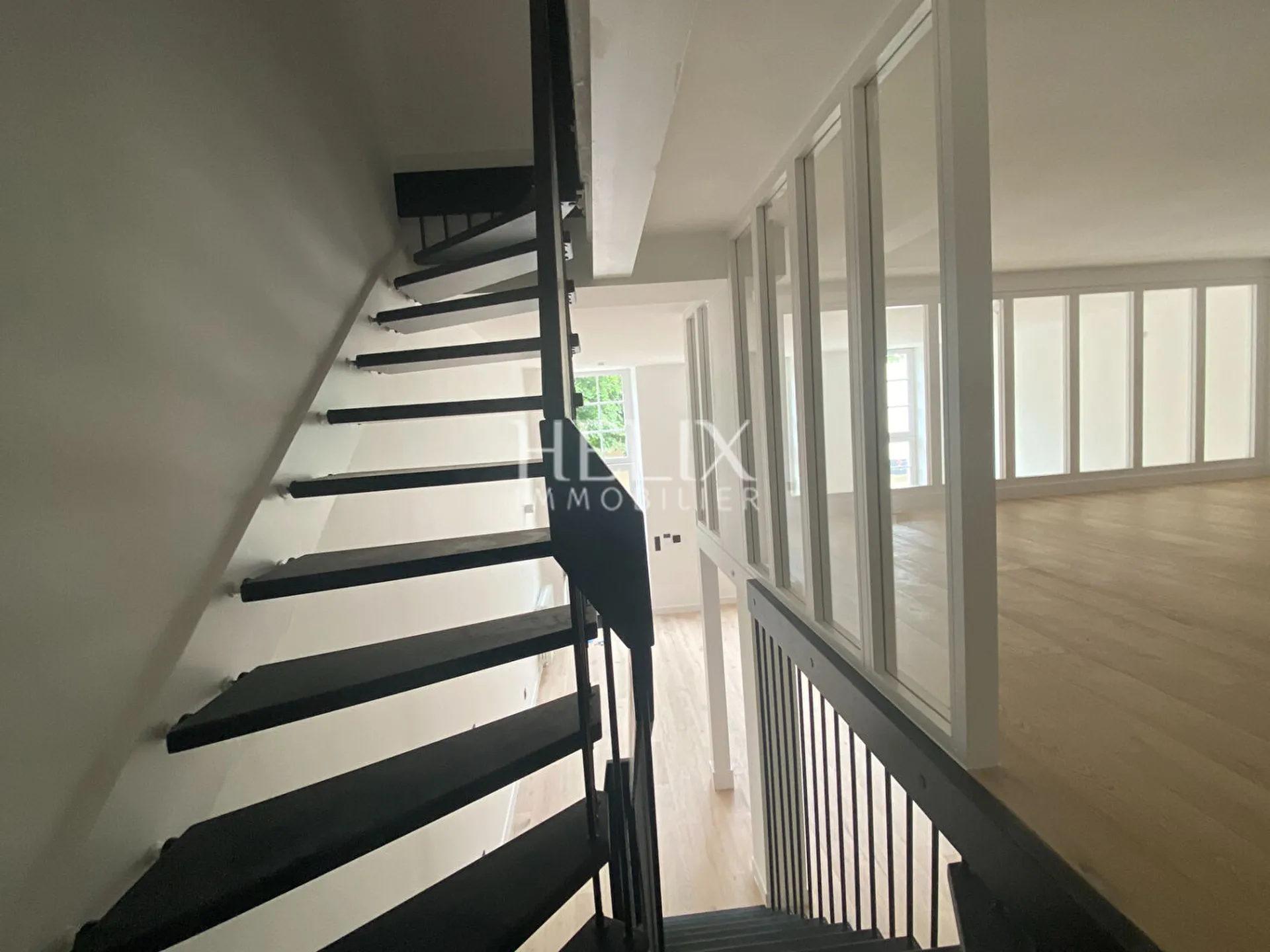 A vendre maison 204,10 M2  jardin et terrasse à Saint-Germain-en-Laye , RER A 10 mn.