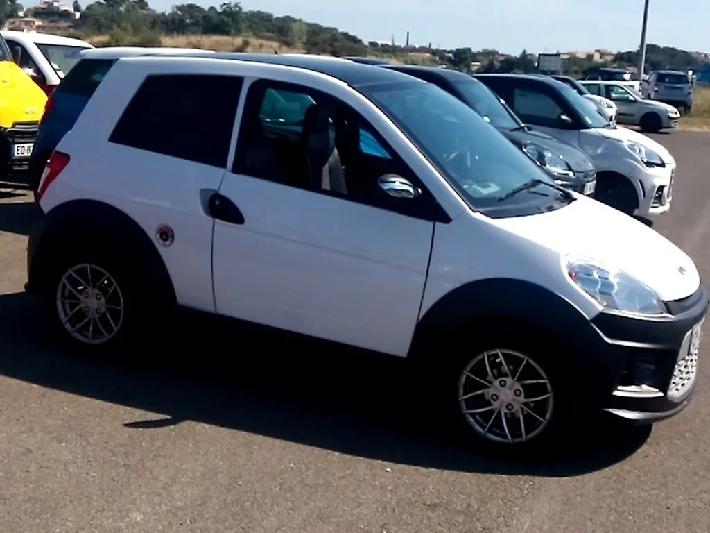 Voiture sans permis pas cher Marseille - Ligier Ixo Club DCI