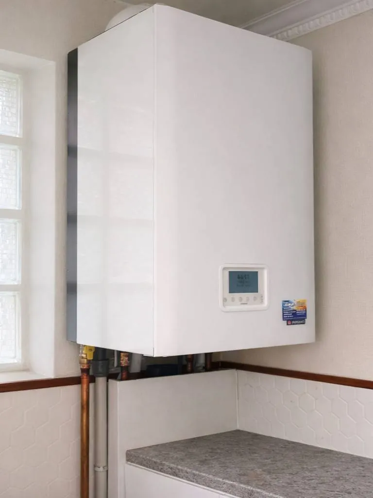 Installation d’une chaudière Frisquet avec redimensionnement de radiateurs
