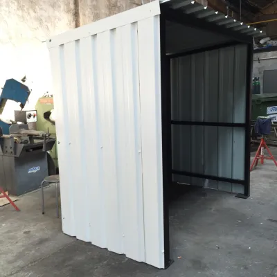 FABRICATION ABRI SUR MESURE STRUCTURE METALLIQUE ET TOLES BARDAGE POUR JARDIN DE CHANTIER STOCKAGE DE BOIS FOIN FOURRAGE EQUESTRE AGRICOLE A ISTRES ET SAINT MARTIN DE CRAU 13 BDR