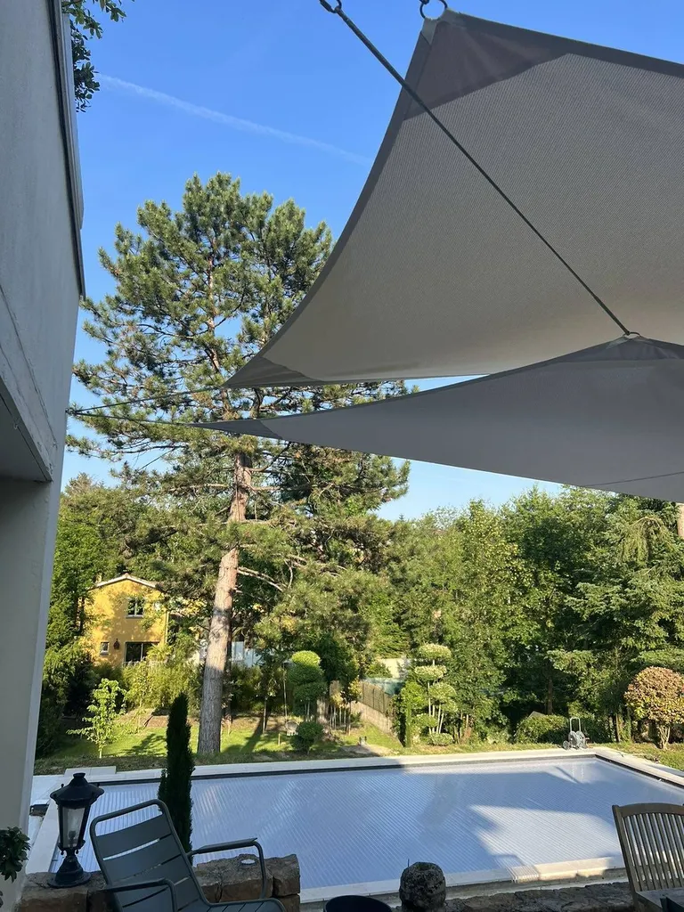 Les Voiles de Lyon, votre prestataire spécialisé dans les voiles d'ombrage pour les particuliers et les professionnels à Lyon et sa région
