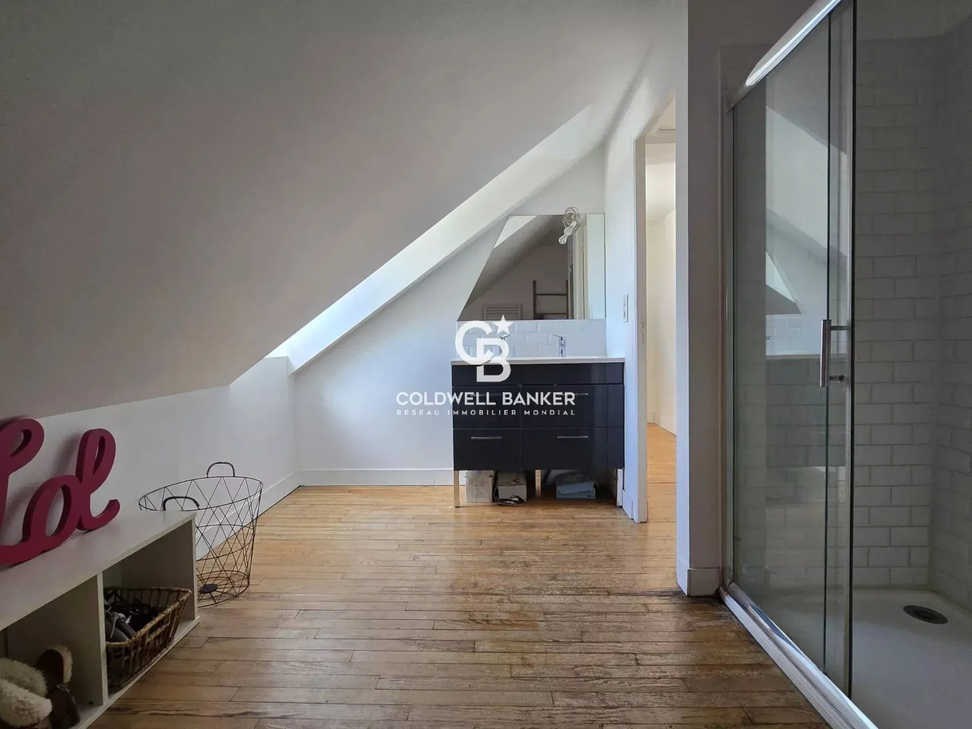 à vendre au mans maison lumineuse conjugue qui charme de l’ancien et confort de vie moderne.