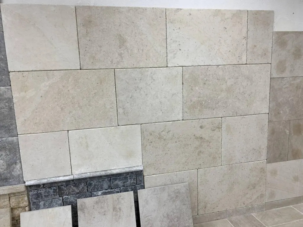 Pierre de Dordogne pour dallage intérieur et extérieur livraison de Bordeaux à Paris de Aix-en Provence à Nantes