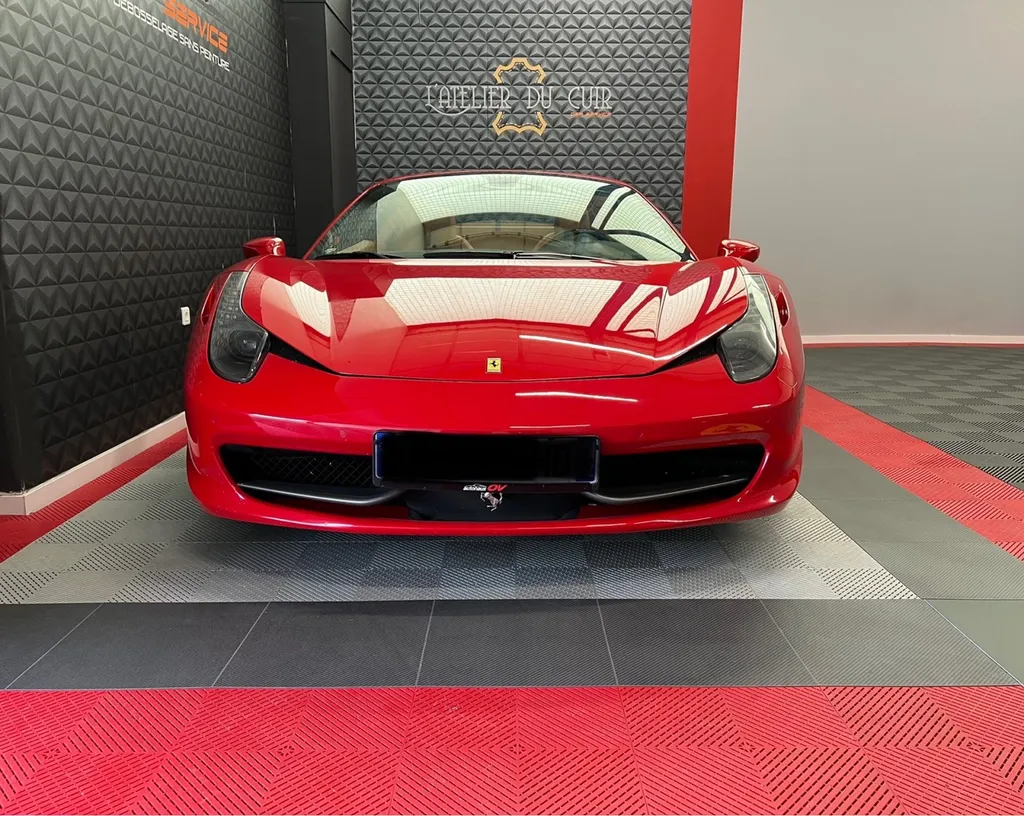 Repigmentation des cuirs de cette Ferrari 458 Spider à Le Mans (72)
