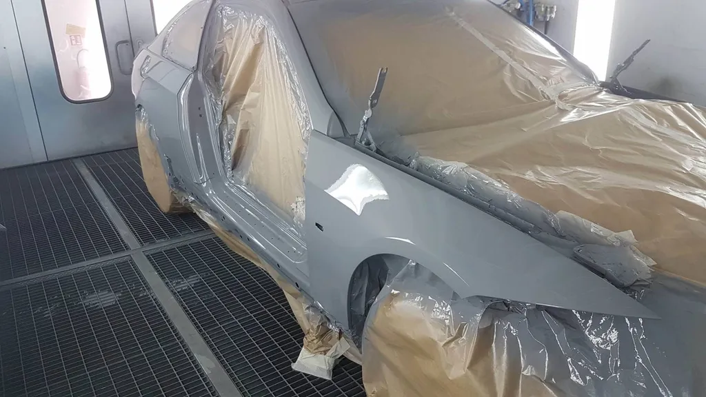 Carrosserie et peinture pour votre BMW à Carnoux en provence avec Franchise offerte