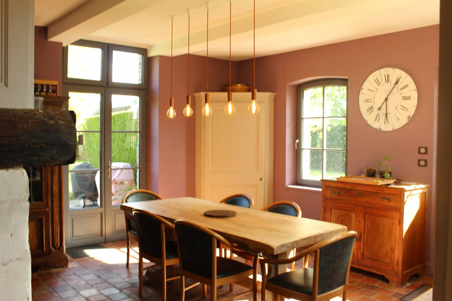 En vente propriété en briques et silex sur un terrain arboré proche Pont-Audemer 27500