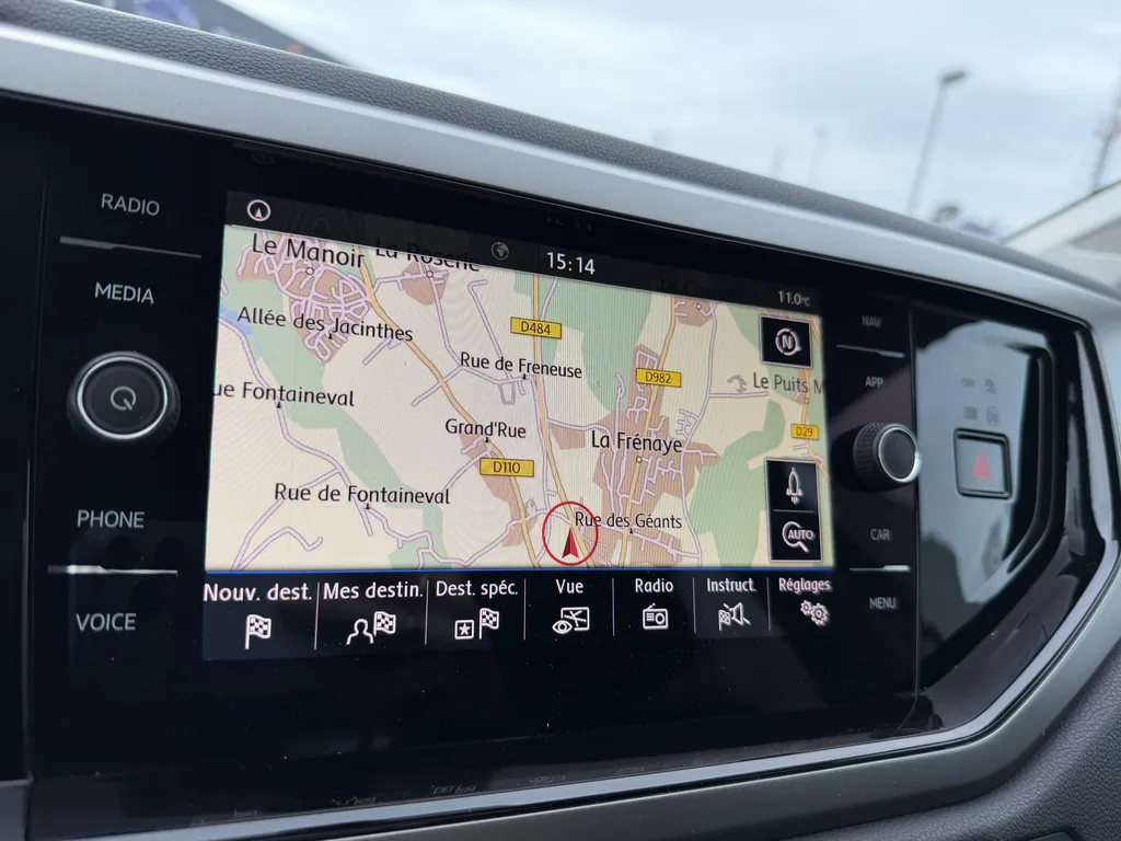 Achat Volkswagen Polo occasion Le Havre : moteur Diesel 95 ch, finition Business, révisée chez Caudebec Automobiles Normandie