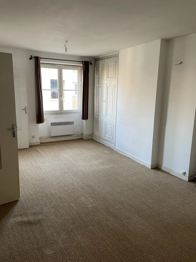 Appartement avant travaux de rénovation énergétique dans un logement à Lyon (Rhône 69)