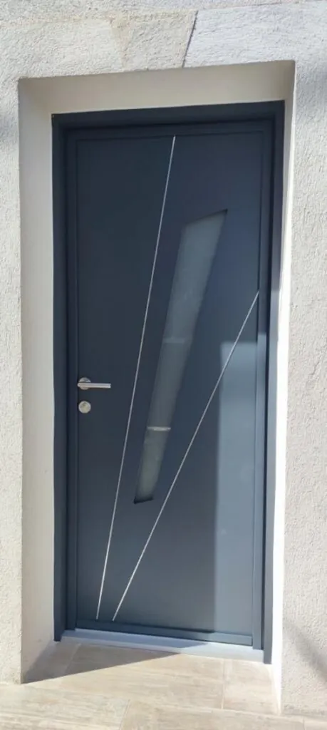 Mise en place d'une porte d'entrée Kline sur Fos sur Mer