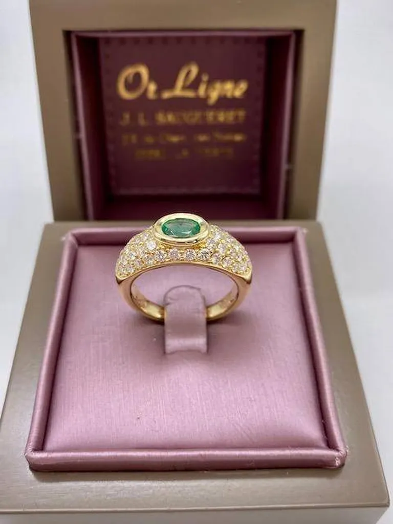 Éblouissez avec la Bague Émeraude et Diamants de la Bijouterie Or Ligne à La Teste de Buch près de Mios