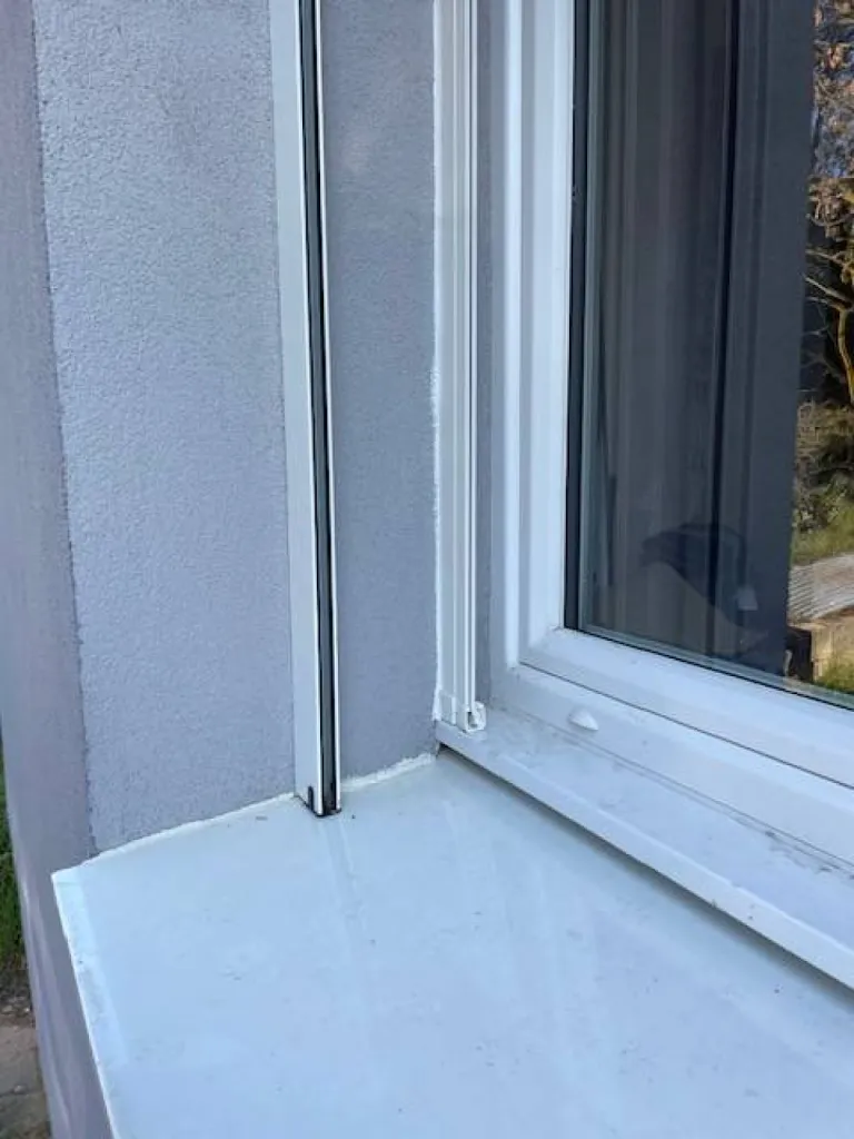 Menuiseries en PVC avec volets roulants ITE + moustiquaires pour isolation par l'extérieur à SOUCIEU EN JARREST