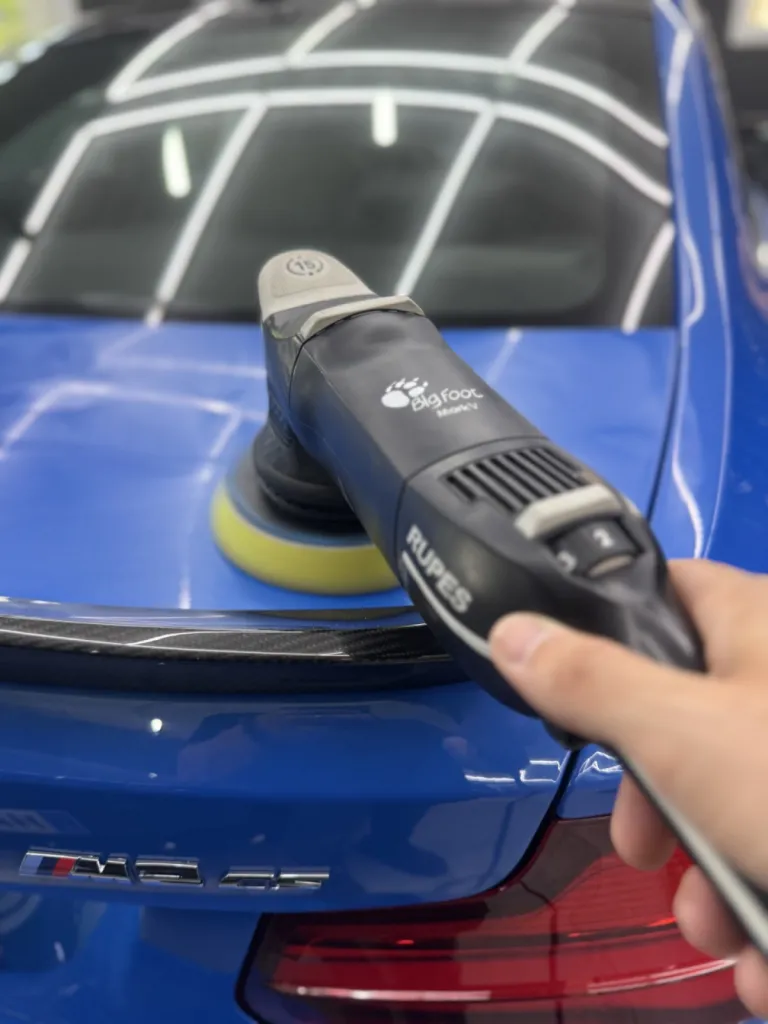 Tarif pour polissage carrosserie sur voiture de sport, devis rapide à Saint‑Laurent‑du‑Var