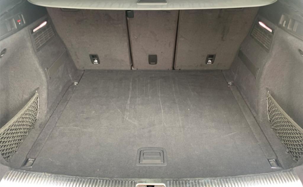 Audi Q5 V6 allroad Quattro Design Luxe pas loin de Rives-En-Seine