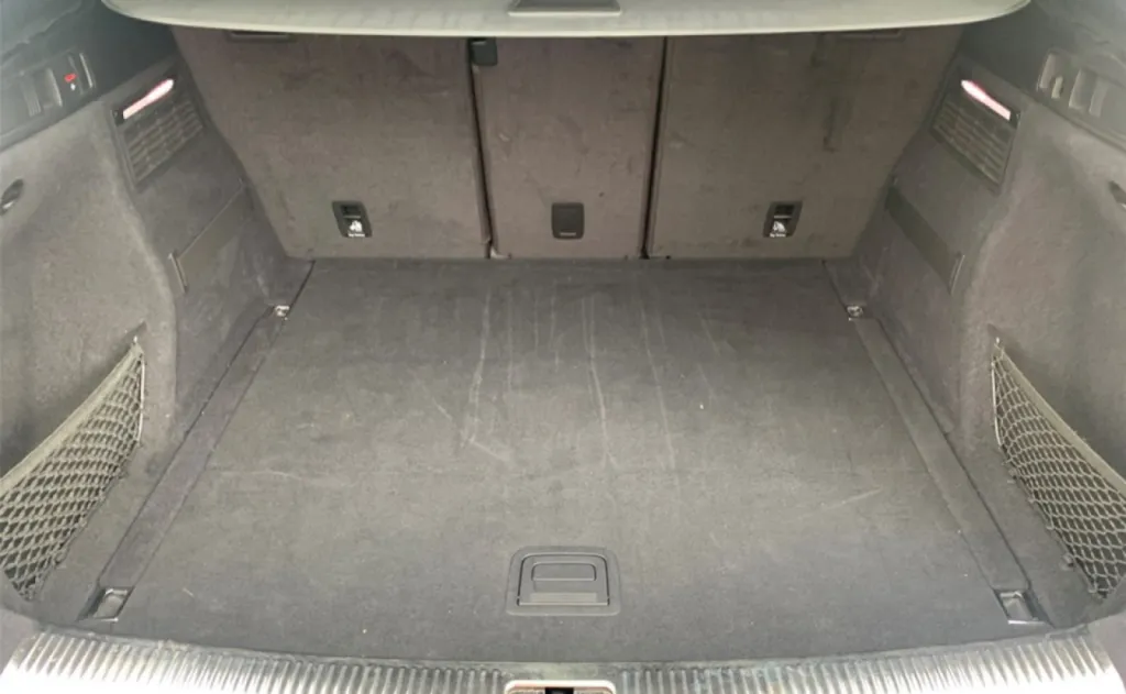 Audi Q5 V6 allroad Quattro Design Luxe pas loin de Rives-En-Seine