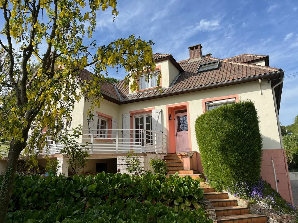 Maison familiale à vendre à Caudebec en Caux - Ecoles et commerces à pied - 153m² hab.