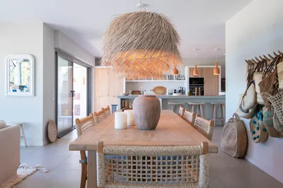 SAINTE-MAXIME | RARE sur le Littoral : Villa de Luxe de Plain-Pied, Vue Mer Panoramique et Accès Plage Immédiat