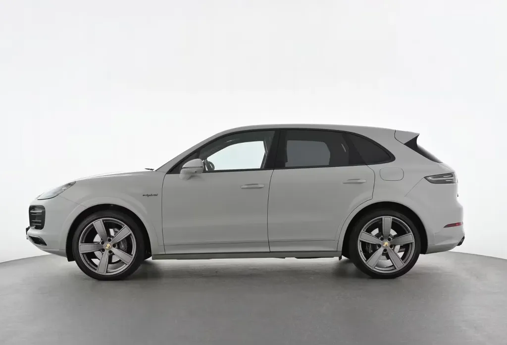 porsche-cayenne-hybride-2023-profil