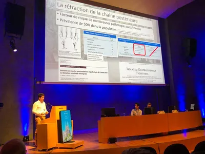 Le Docteur Julien Beldame présente sa troisième communication au congrès de l'AFCP sur le développement d'un équinomètre informatisé