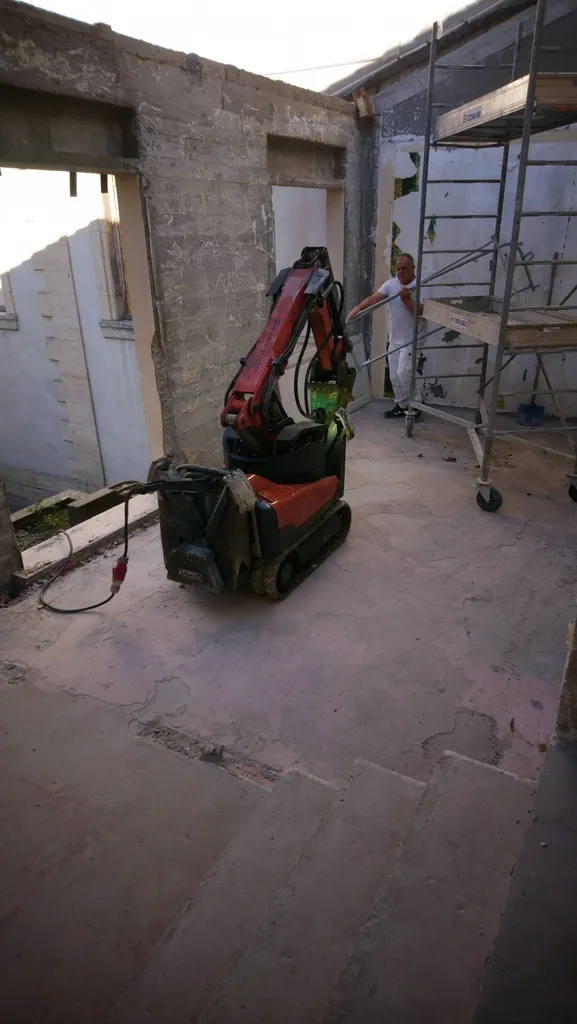 Demolition robot Brokk Bourgoin