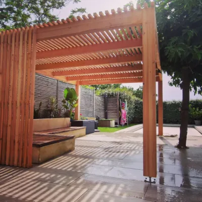 Fabrication et installation d'une pergola bois sur mesure à La Valette-du-Var