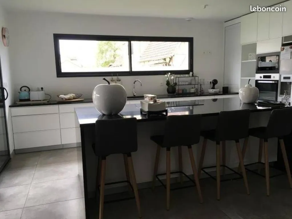 MAISON CONTEMPORAINE 27370