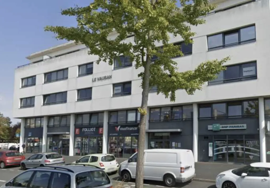 CAEN - A LOUER Bureaux de 198 m²