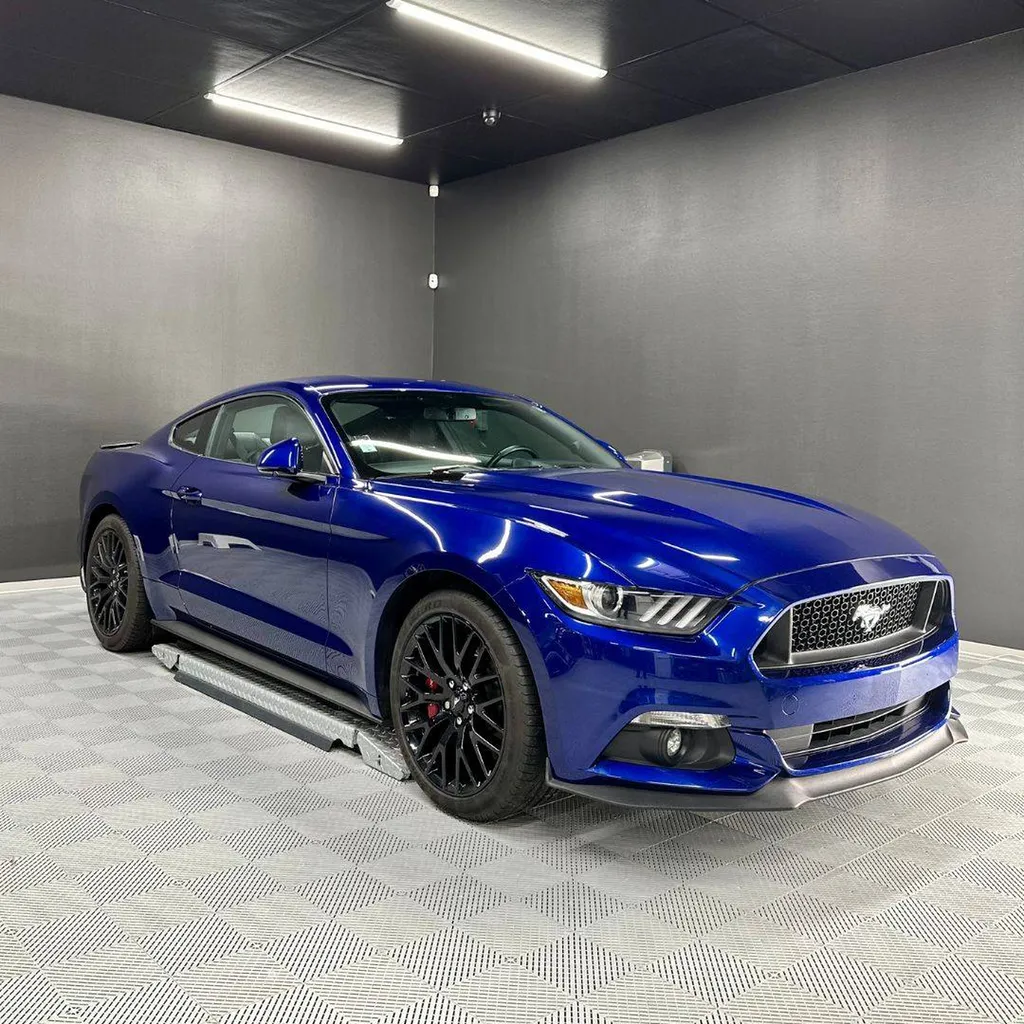 Traitement céramique, lustrage, et entretien des jantes sur une Ford Mustang V8 à Le Mans (72)