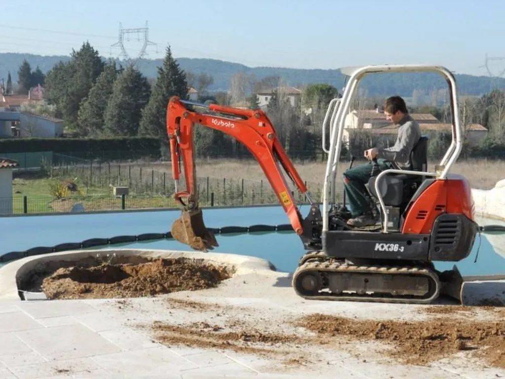 Plantation de palmiers par le paysagiste de Fuveau.