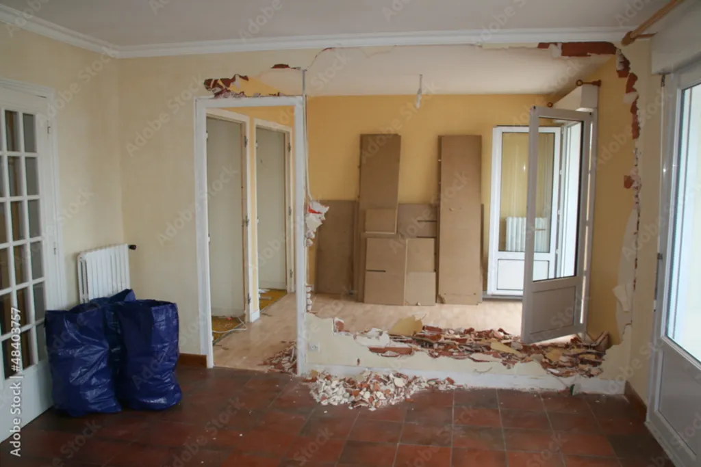casser une cloison dans un appartement à Langon