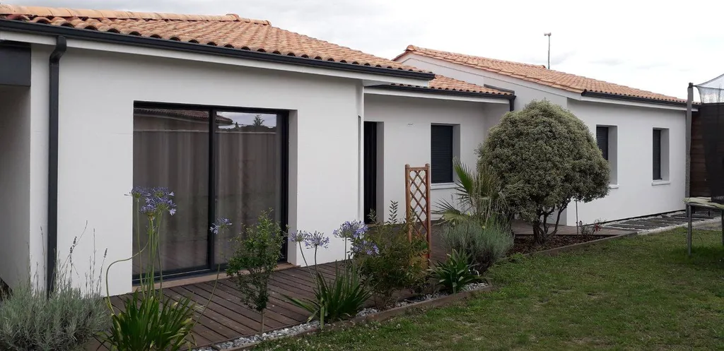 Relooker une peinture de façade d'une maison à  Montussan sur la région de Bordeaux