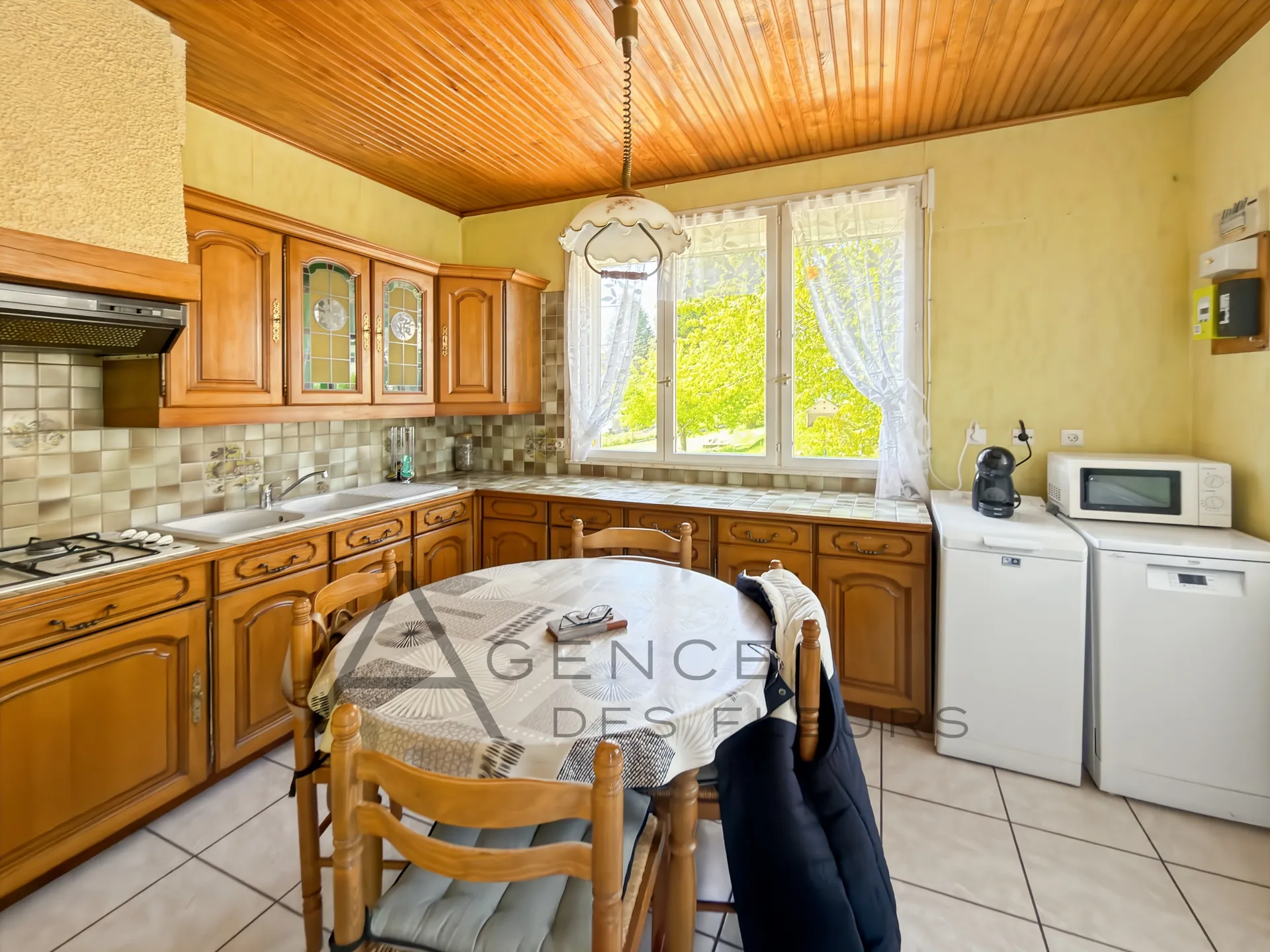 À vendre, joli pavillon sur sous-sol de 59m² sur un terrain de 2670m² situé à ELBEUF 76500