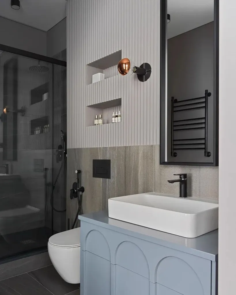 Salle de bain rénovée avec mobilier sur mesure et haut de gamme à Bordeaux