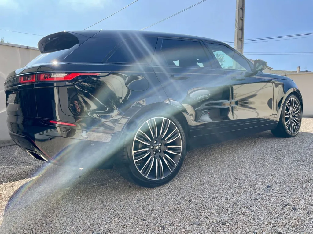 Récupération de la carrosserie d'un Range Rover Velar près de Mornant dans le Rhône