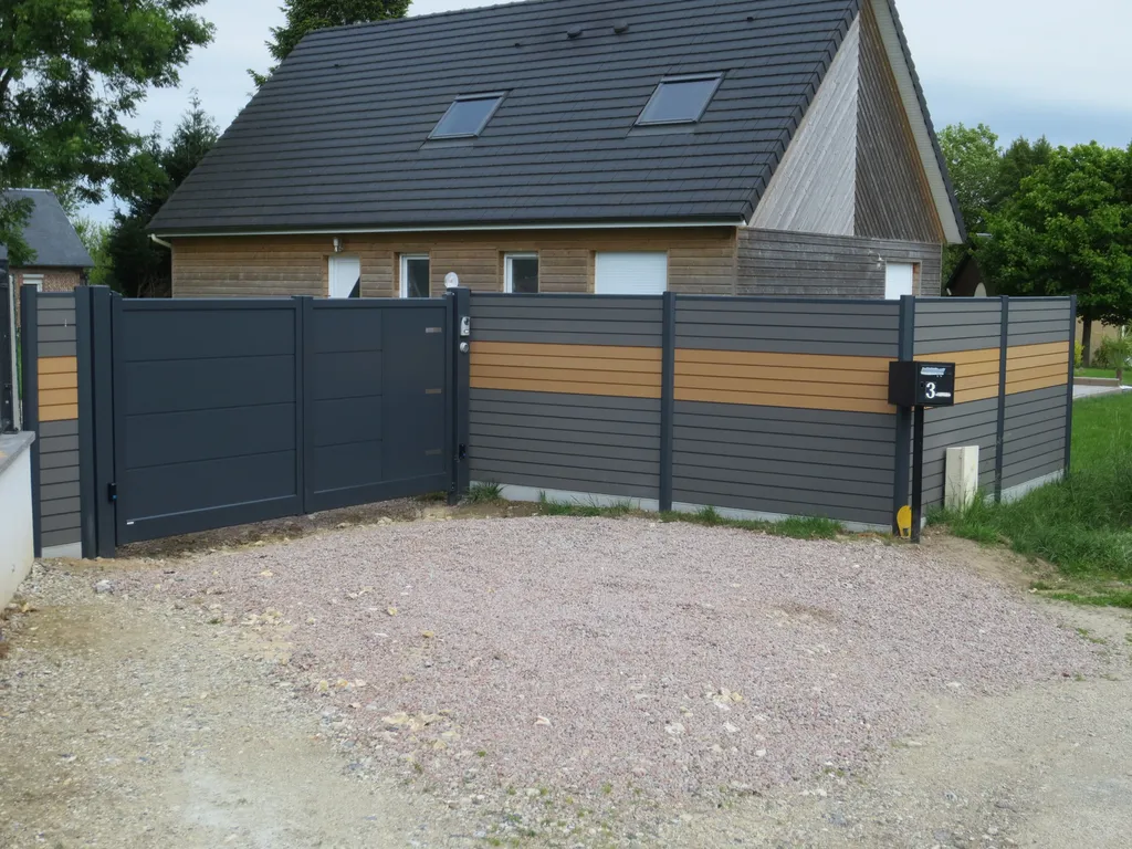 Installation de Clôtures Occultantes et Portail Alu Coordonné, Lames Horizontales Sur-Mesure à Elbeuf en Seine-Maritime 76 et Saint-Aubin-lès-Elbeuf