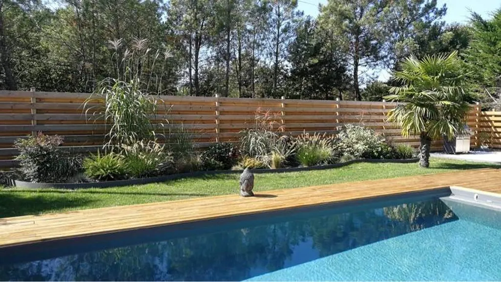 Création de massifs végétaux dans votre jardin situé à Biscarrosse