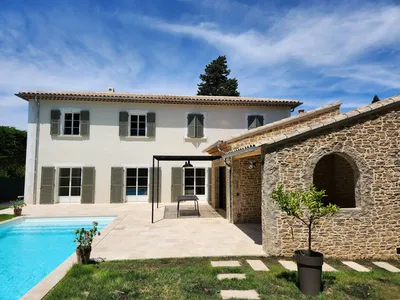 prix au m2 enduit pierre naturelle à Toulon Var 83