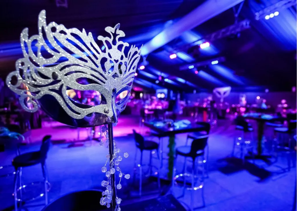 organisation d'une soirée de gala thème masquée à Bordeaux par votre agence en organisation d'évènements sur mesure My Event' By Jenny 