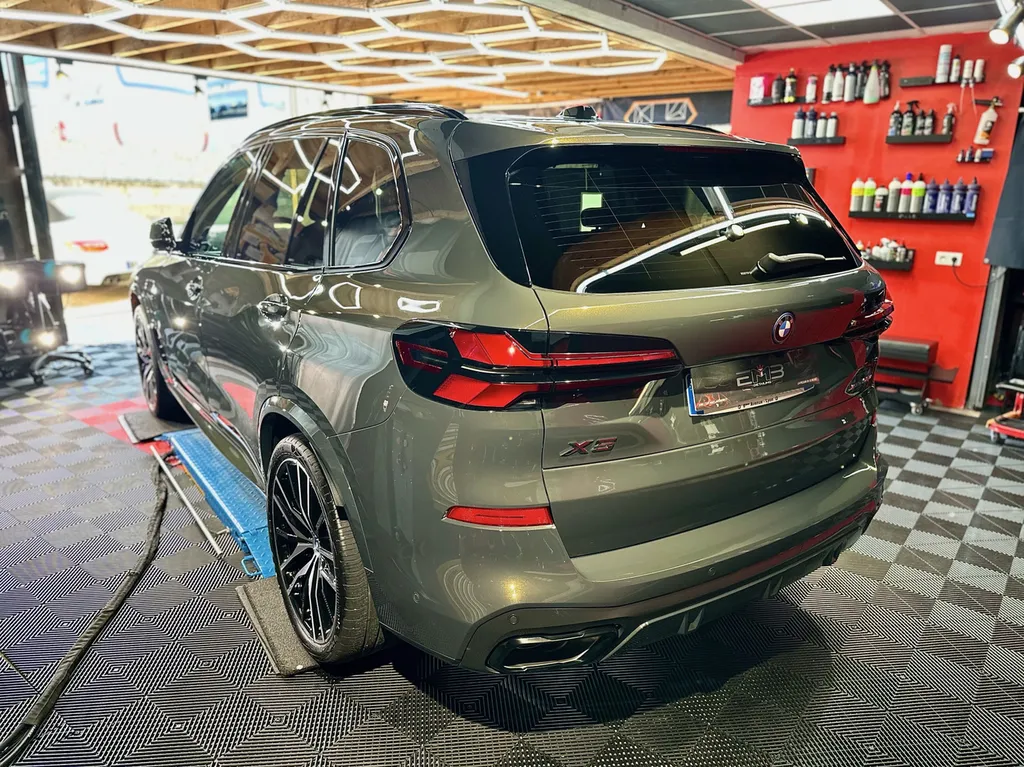 Detailing automobile bmw X5 Traitement céramique 