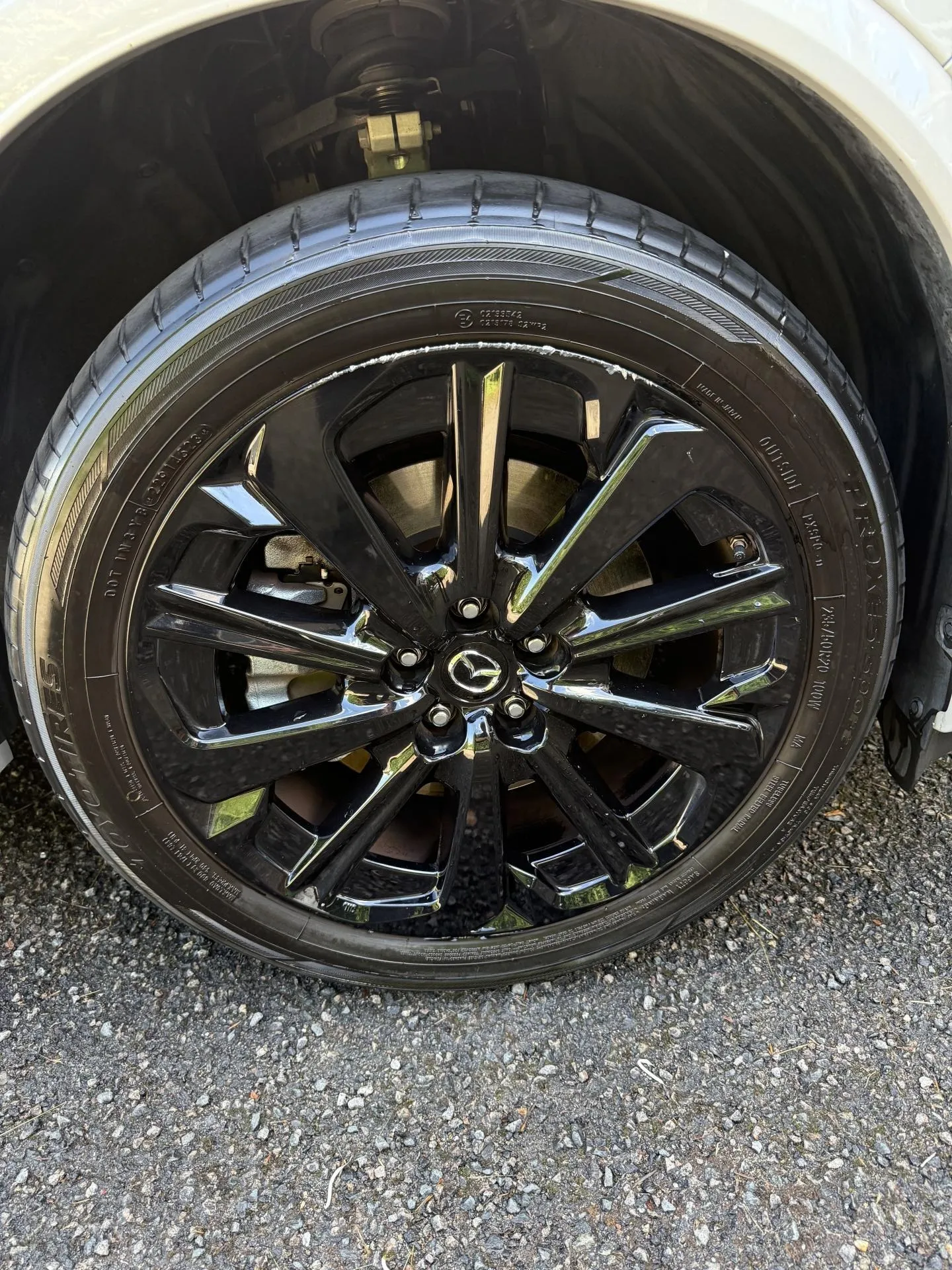 Un nettoyage intérieur/extérieur soigné pour cette Mazda à Saint-Just-Saint-Rambert