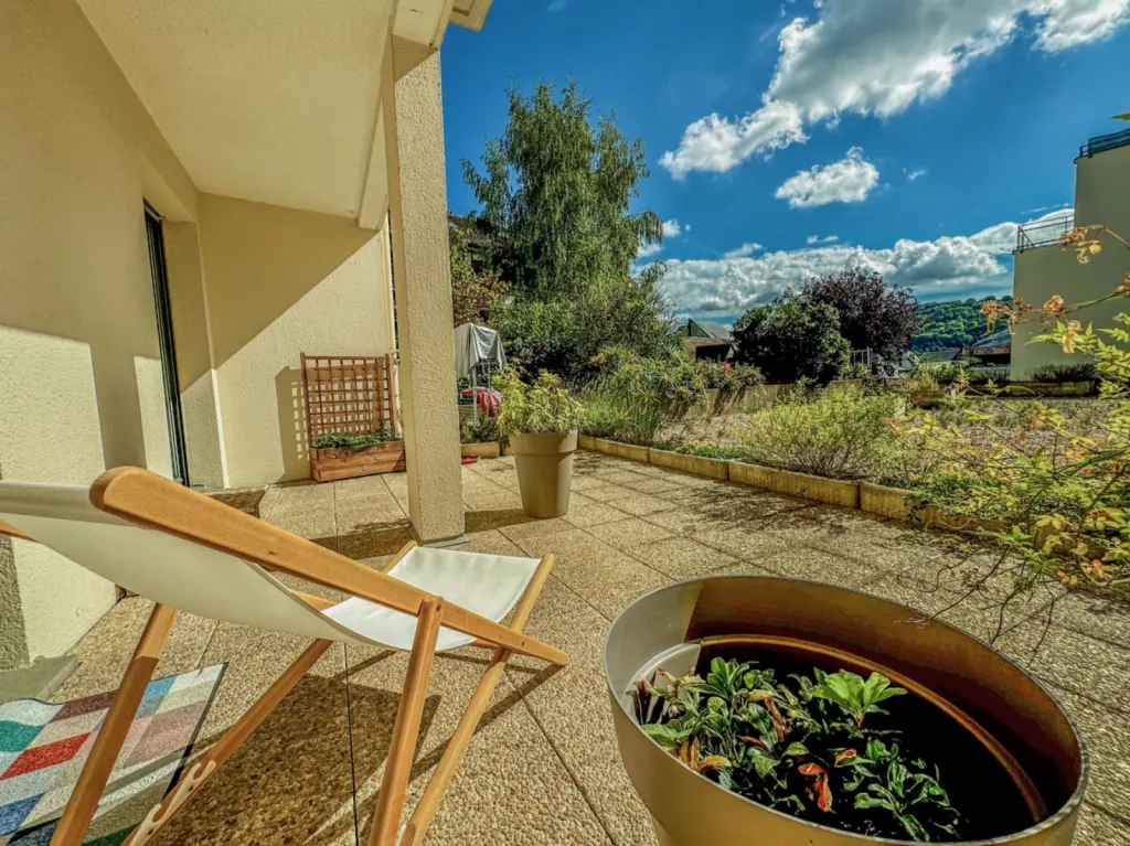 À vendre, appartement T3, avec terrasse de 35 m² et parking en option*