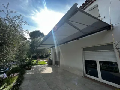 Pergola ou store banne à Cannes