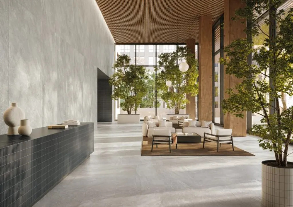 Dans les lofts dieppois, le format 120x120 cm de la gamme ORIGINS apporte une profondeur graphique inégalée.