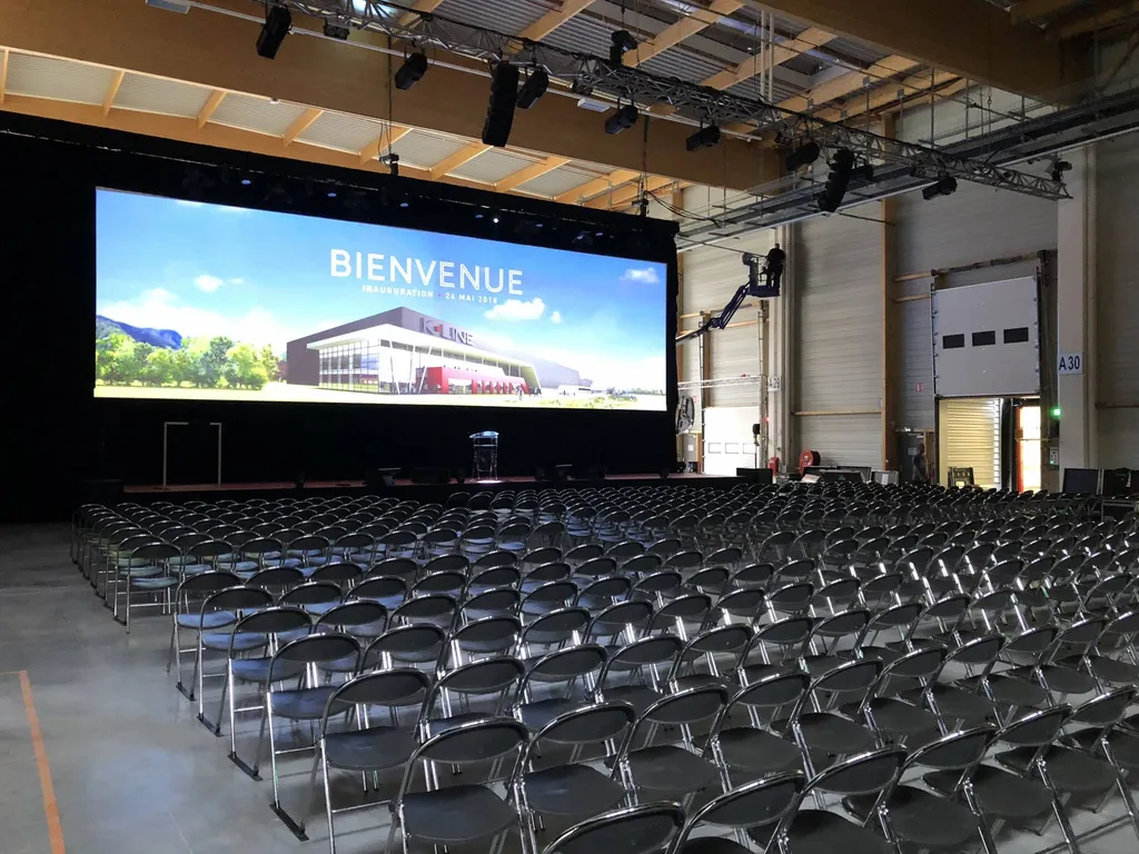 Location chaise pour inauguration K-LINE à  Saint-Vulbas