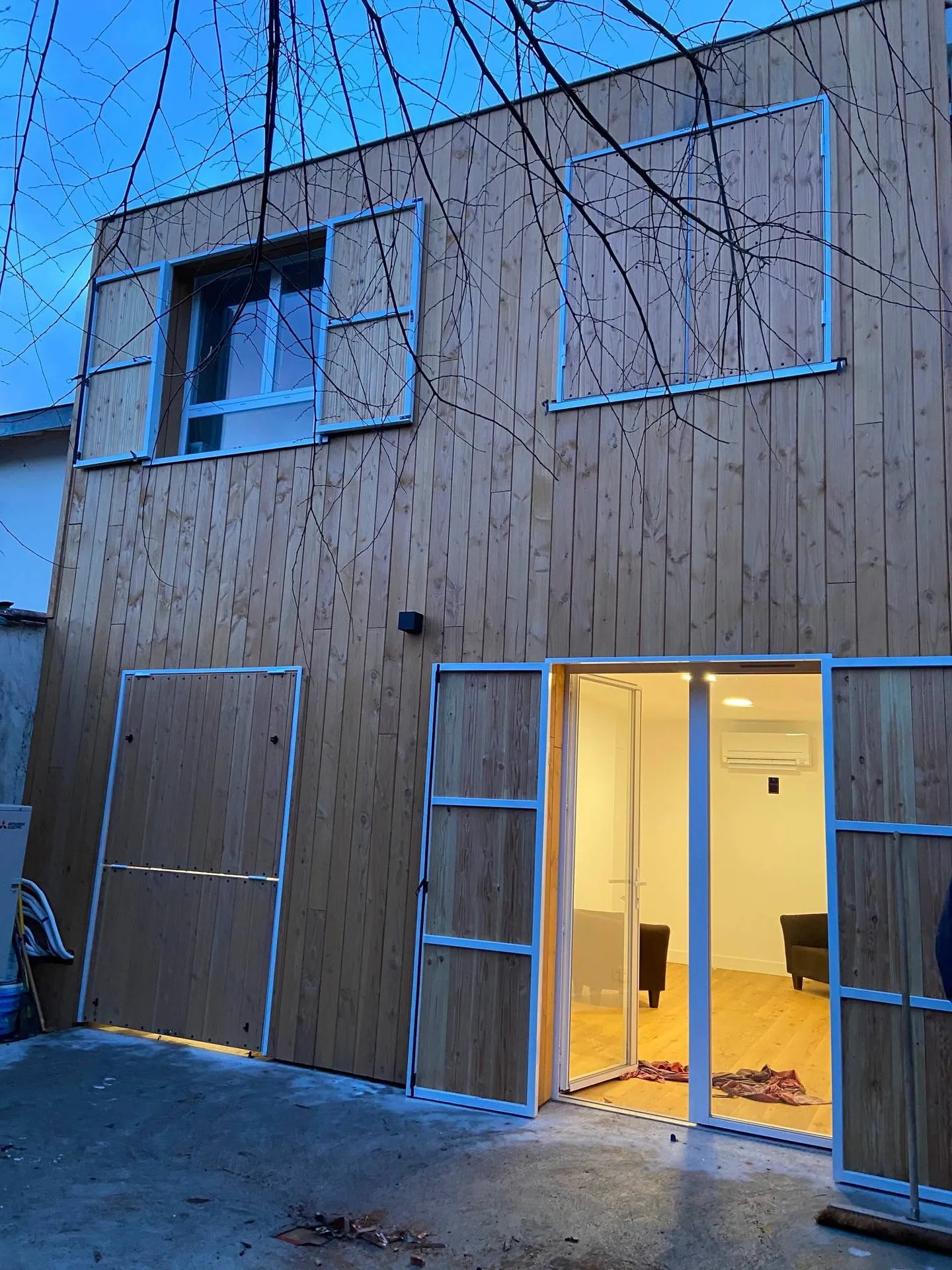 Vue extérieure Volets Bois - Métal Talence