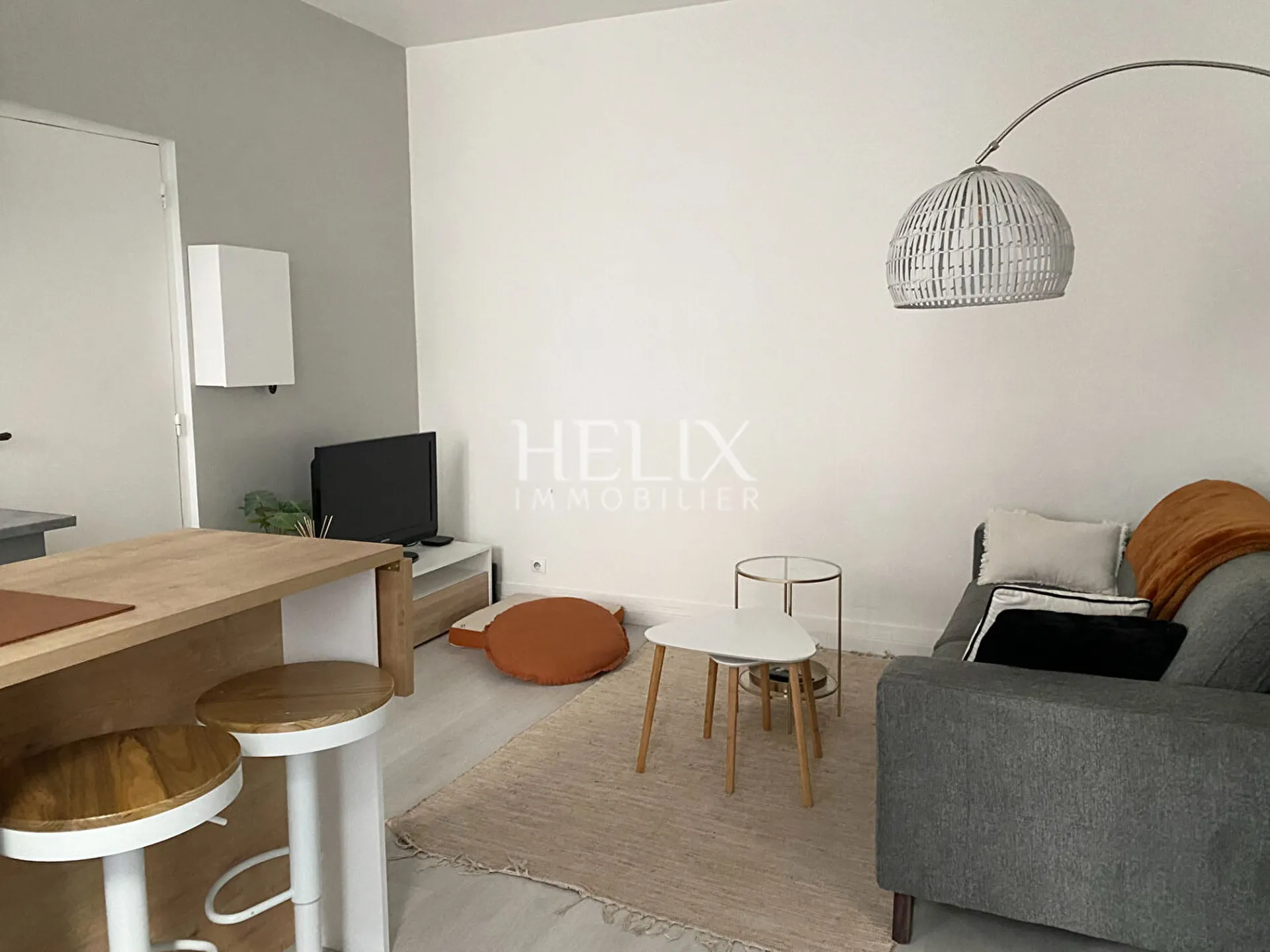 Studio à louer avec balcon à Saint Germain en Laye, 2 mn du RER A!