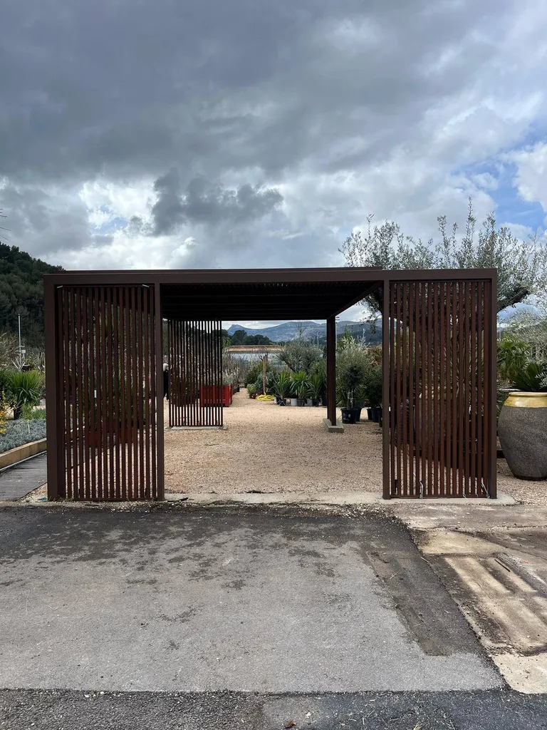 fabrication pergola en acier sur mesure aux Pennes Mirabeau dans les Bouches du Rhône