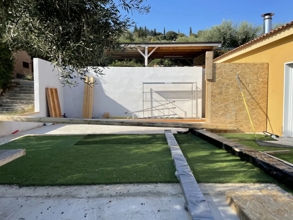 Agrandissement par extension d'une maison ossature bois à Six fours dans le var