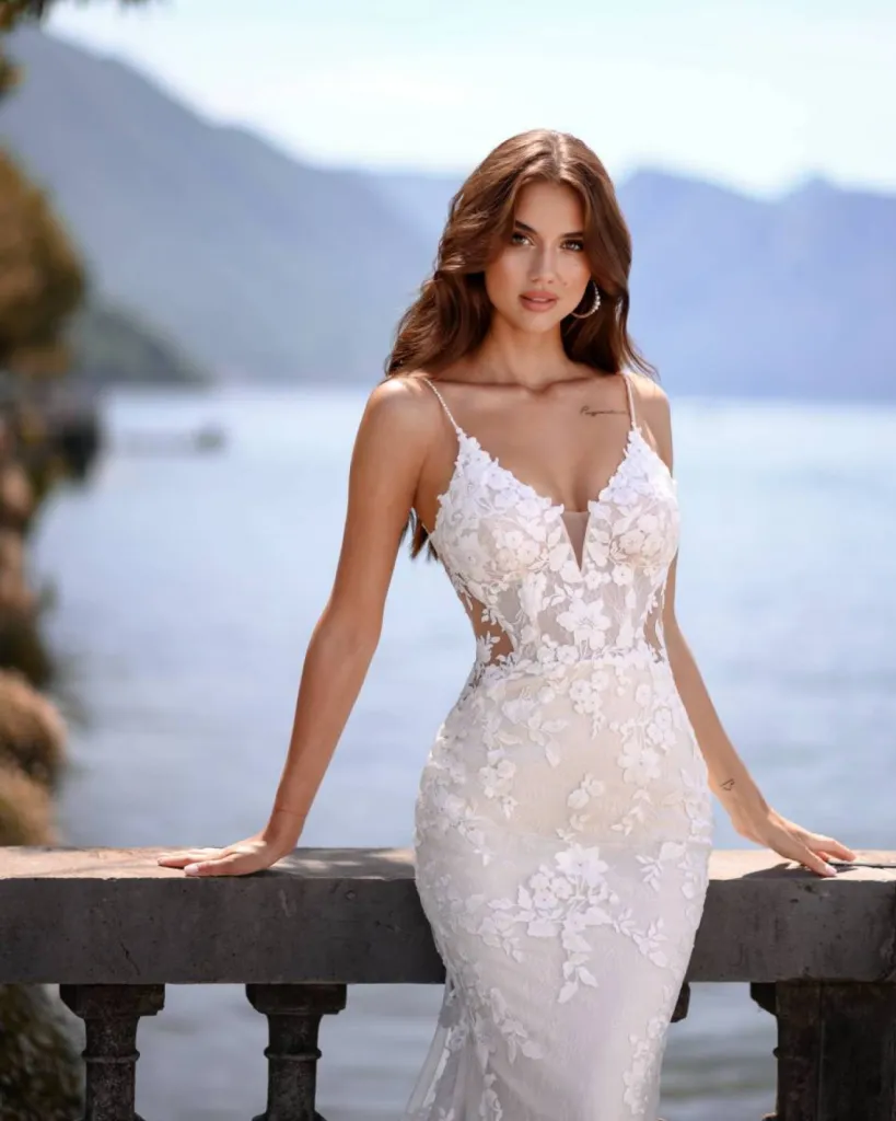 Robe de mariée pour cérémonie civile : élégance et simplicité pour un mariage civil inoubliable.